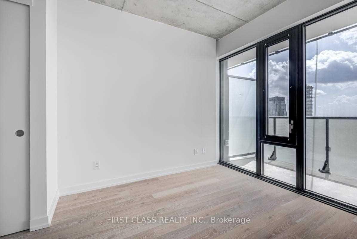 2 Bedrooms Condo at 161 Roehampton,  Toronto For sale