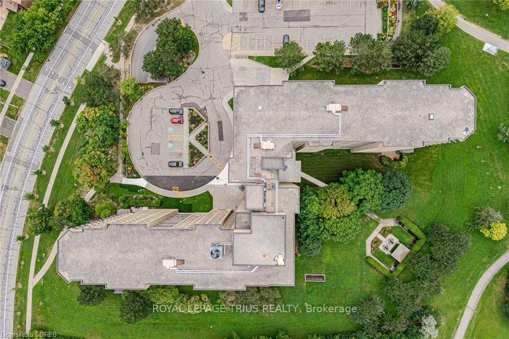2 Bedrooms Condo at 6500 Montevideo,  Mississauga For sale