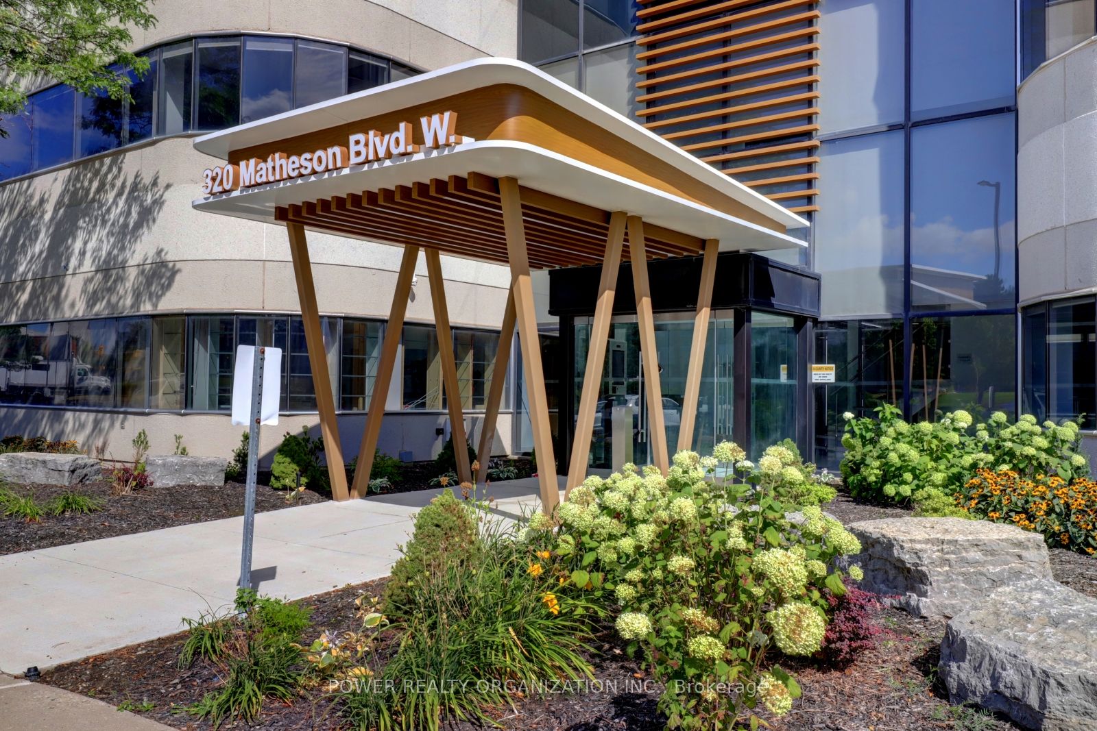 320 Matheson Boulevard W, #209