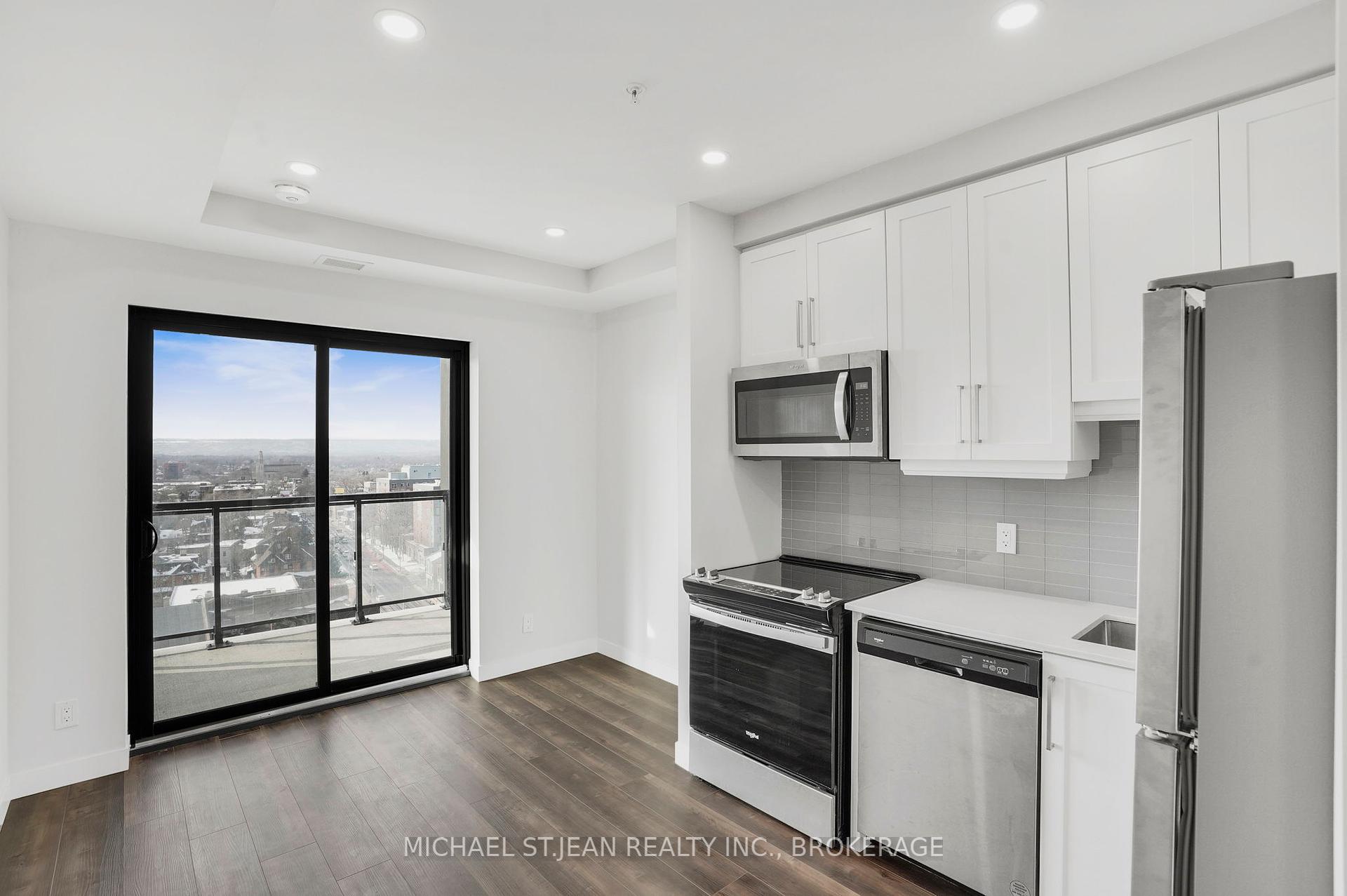 1 Bedroom Condo at 15 Queen,  Hamilton For sale