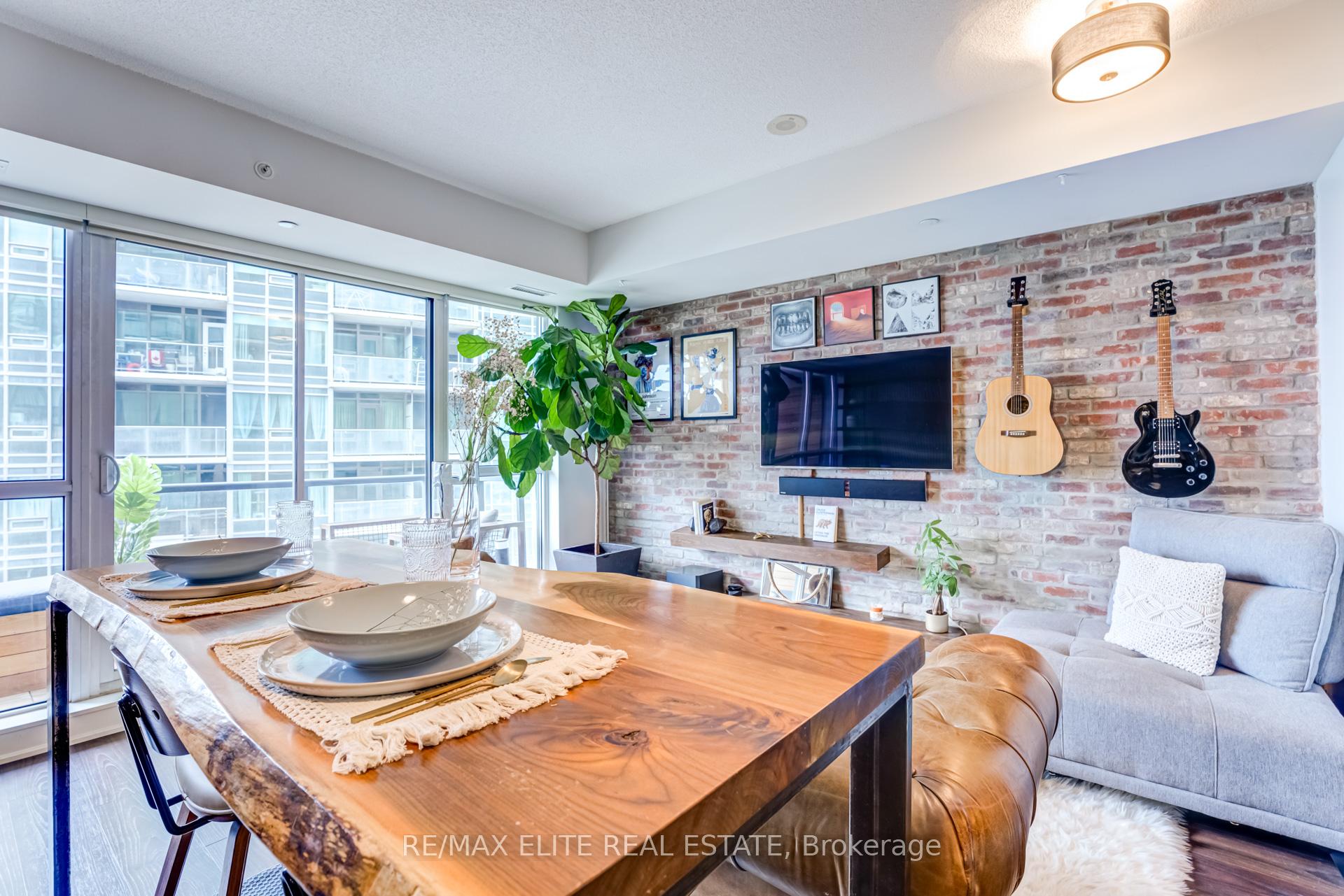 2 Bedrooms Condo at 51 East Liberty, Toronto For sale