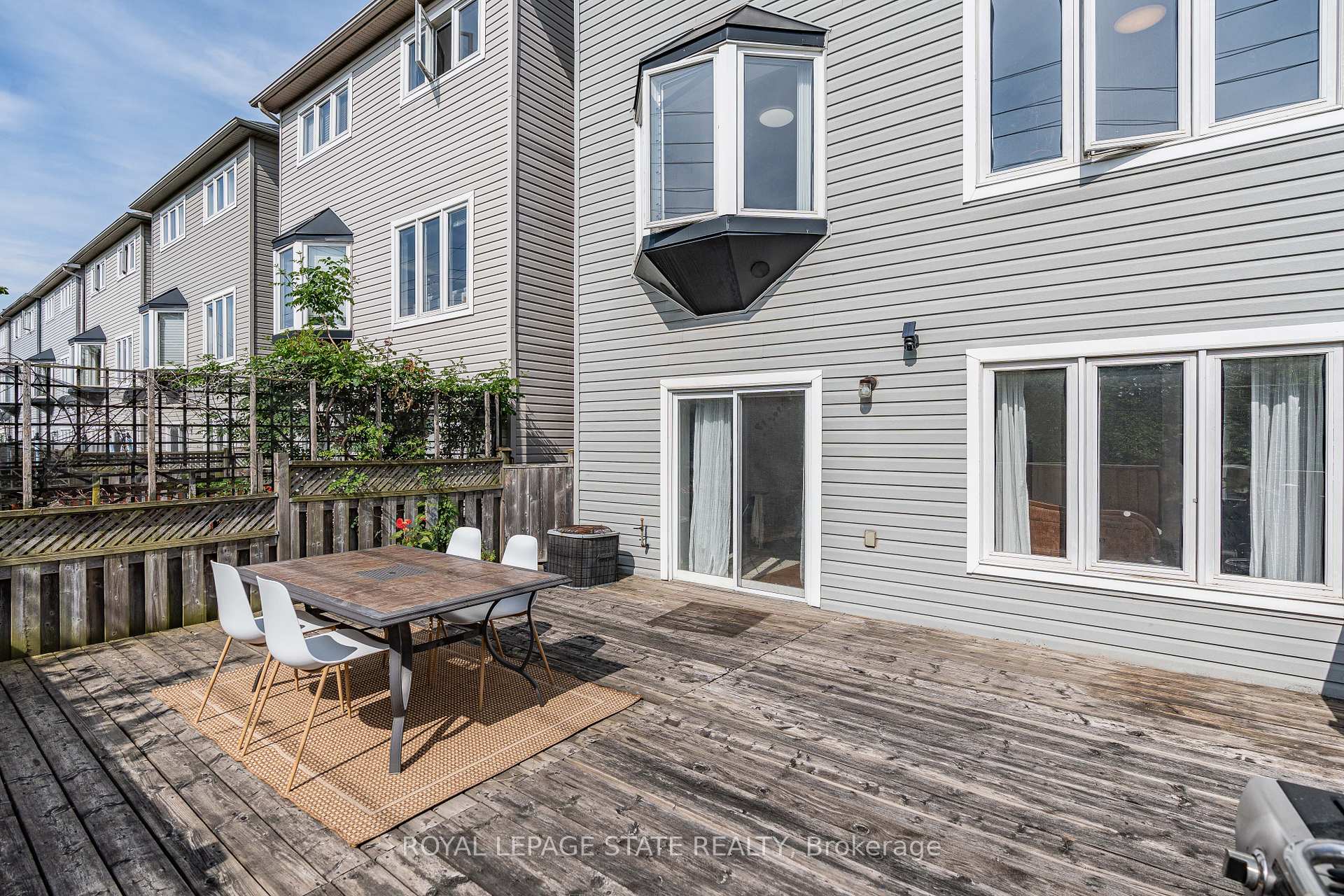 3 Bedrooms Condo at 5090 Fairview, Burlington For sale