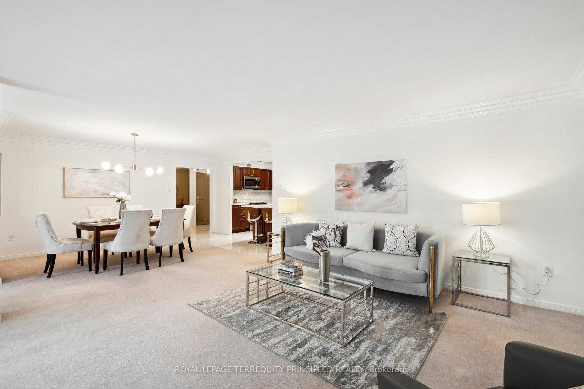 3 Bedrooms Condo at 1400 Dixie, Mississauga For sale