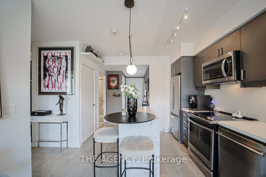 1 Bedroom Condo at 50 Wellesley, Toronto For sale