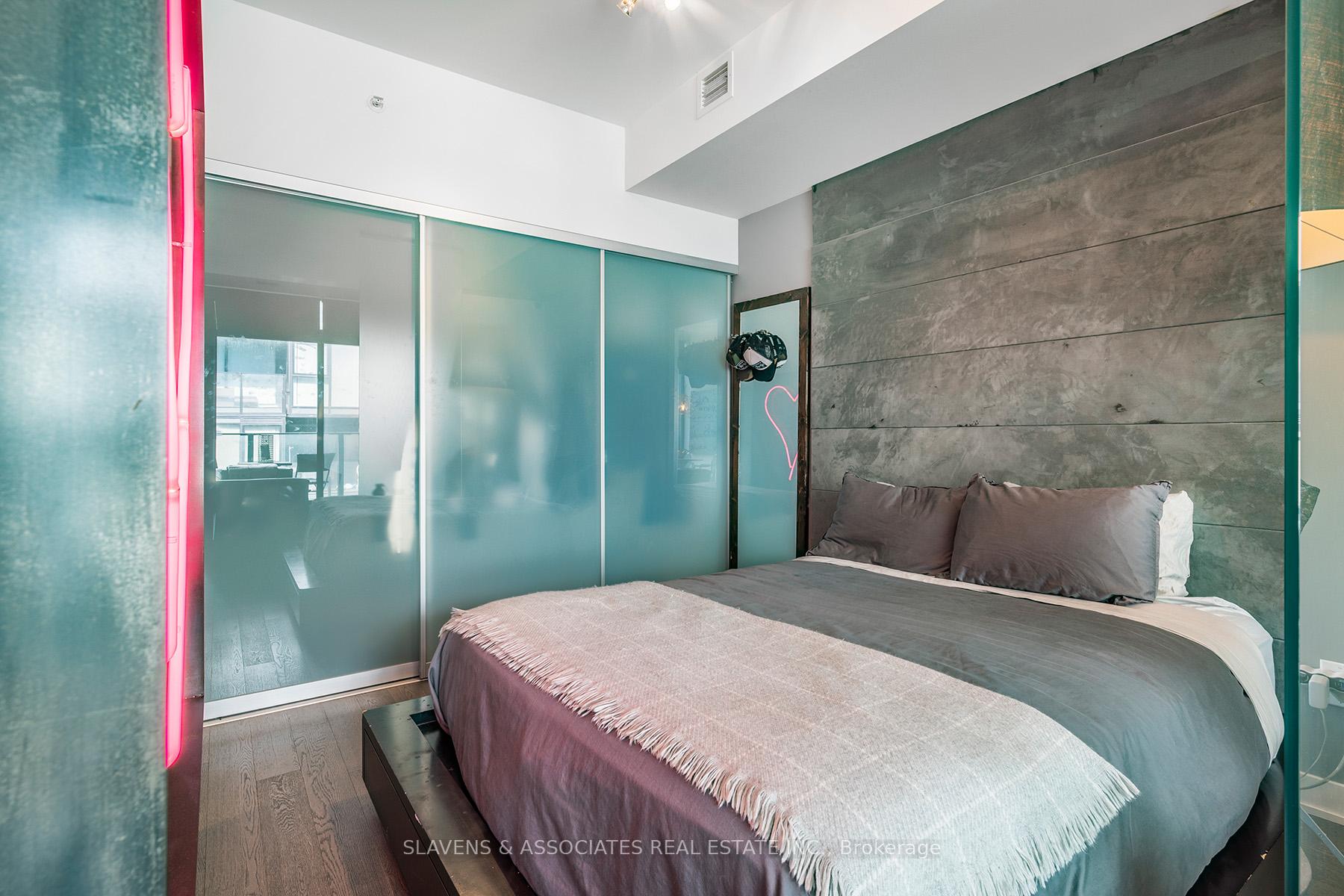 1 Bedroom Condo at 38 Stewart, Toronto For sale