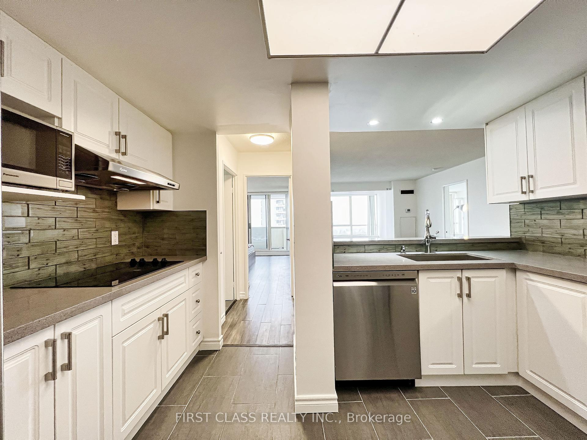 3 Bedrooms Condo at 275 Bamburgh, Toronto For sale