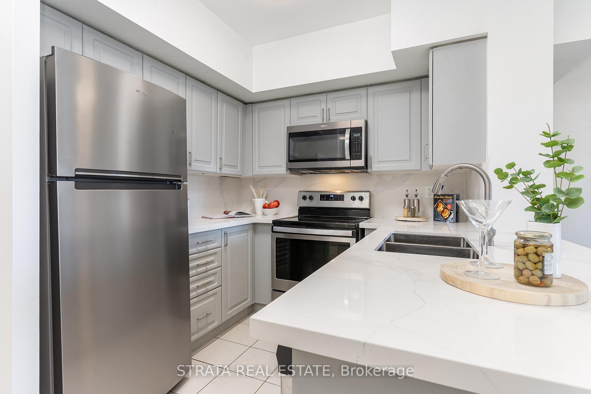 3 Bedrooms Condo at 4978 Yonge, Toronto For sale