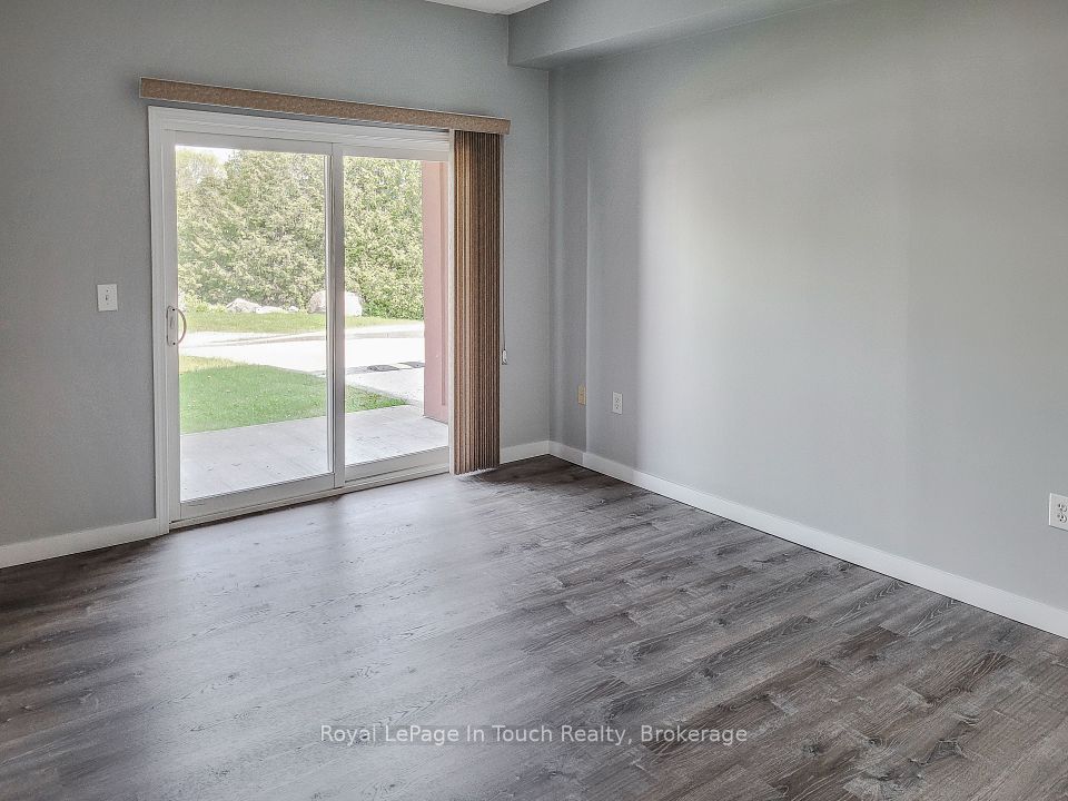 #102 - 333 LAFONTAINE Road, Tiny, ON L9M 0H1