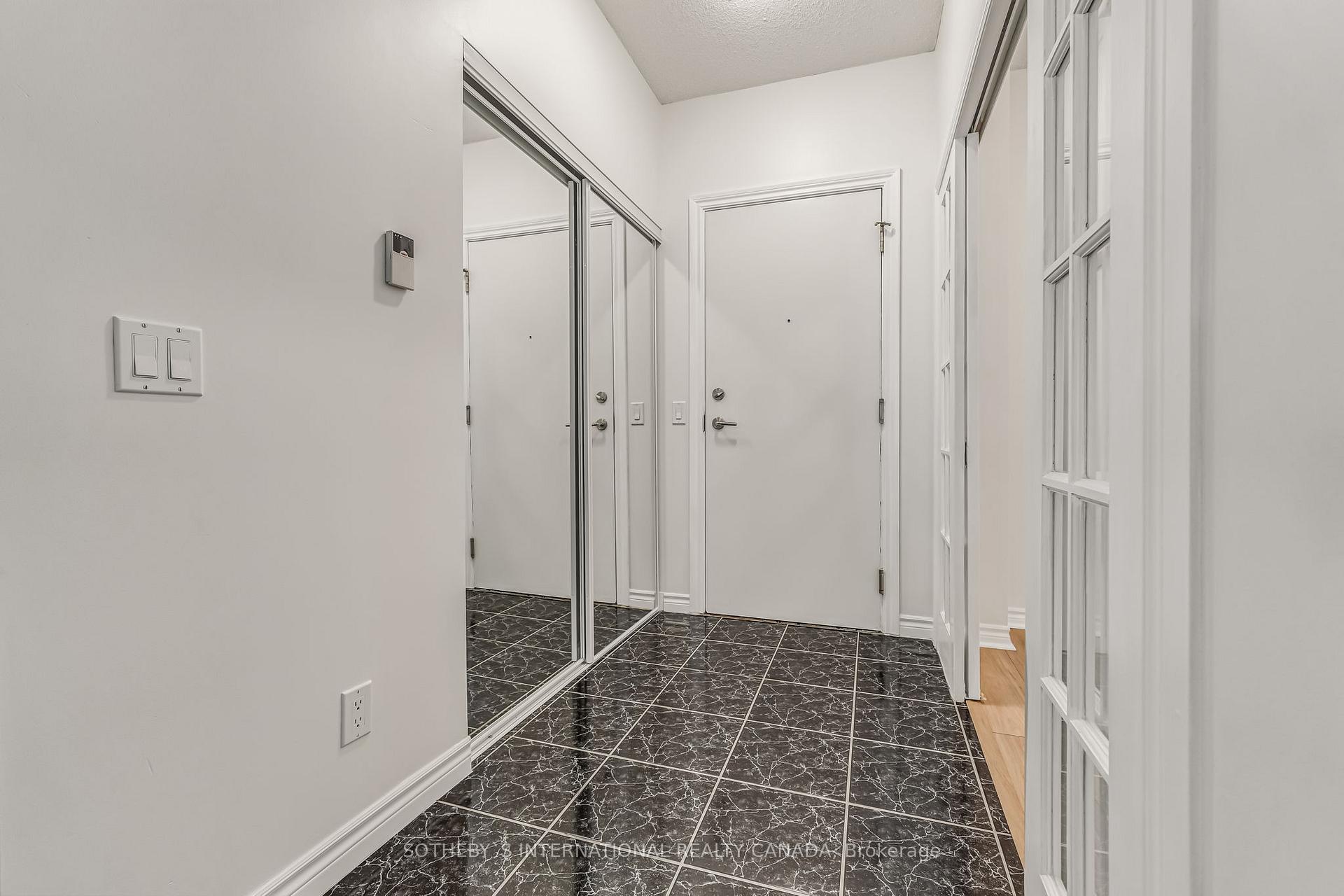 3 Bedrooms Condo at 5233 Dundas,  Toronto For sale