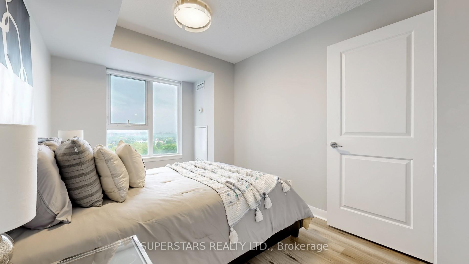 2 Bedrooms Condo at 25 Town Centre, Toronto For sale