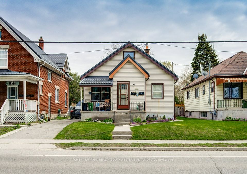 1121 Trafalgar