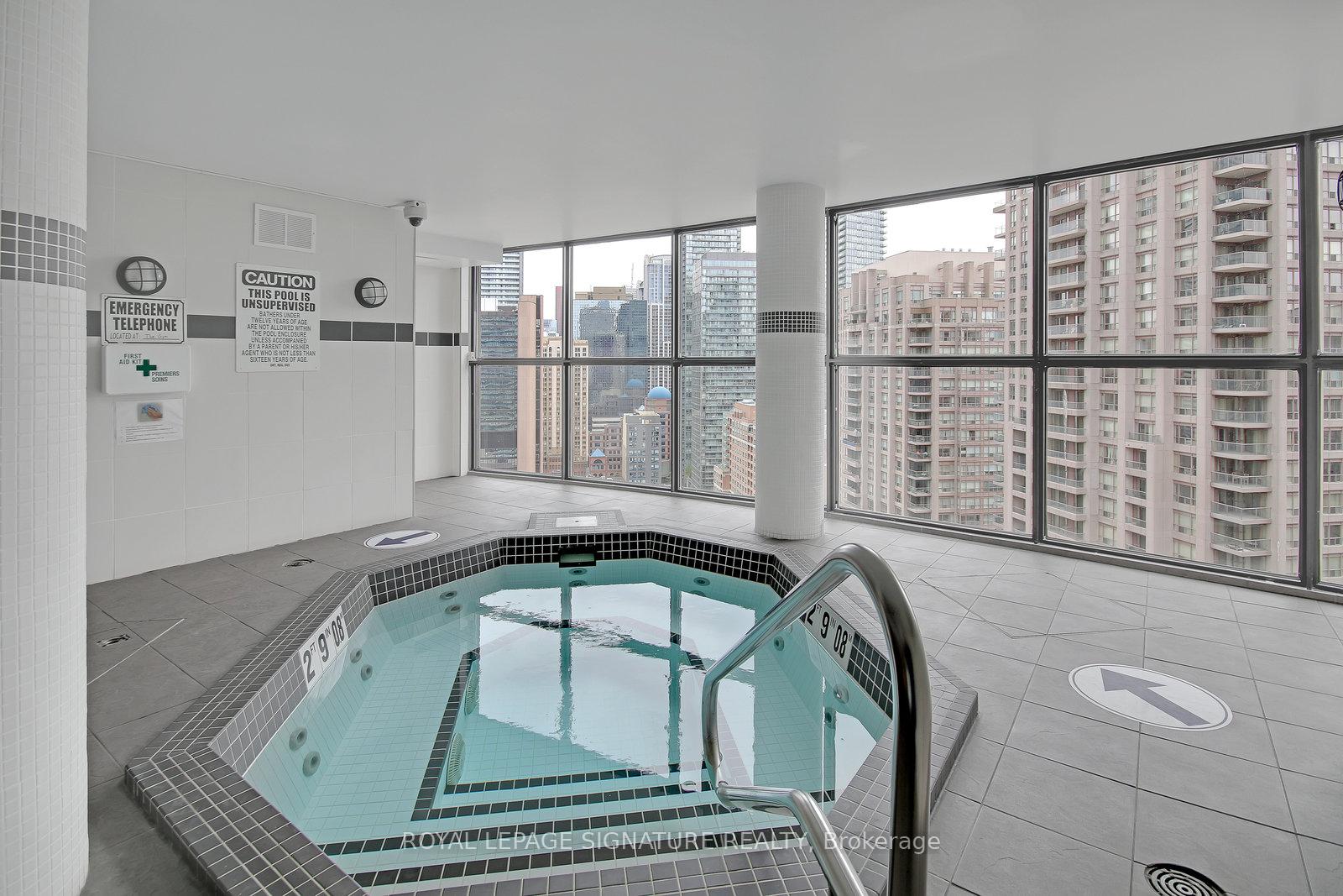 2 Bedrooms Condo at 24 Wellesley, Toronto For sale