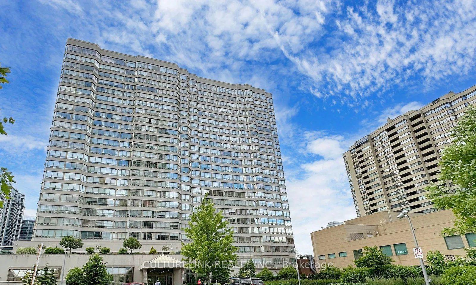 2 Bedrooms Condo at 30 Greenfield, Toronto For sale