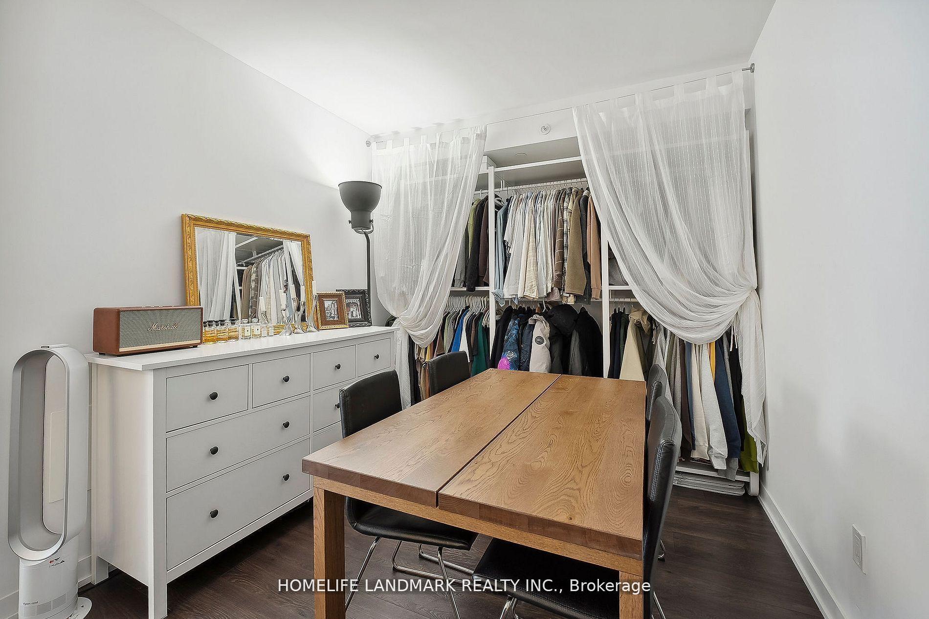 3 Bedrooms Condo at 31 Tippett,  Toronto For sale