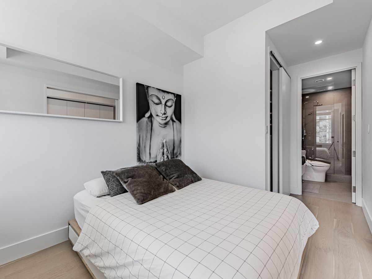 562 Eglinton Avenue E 202