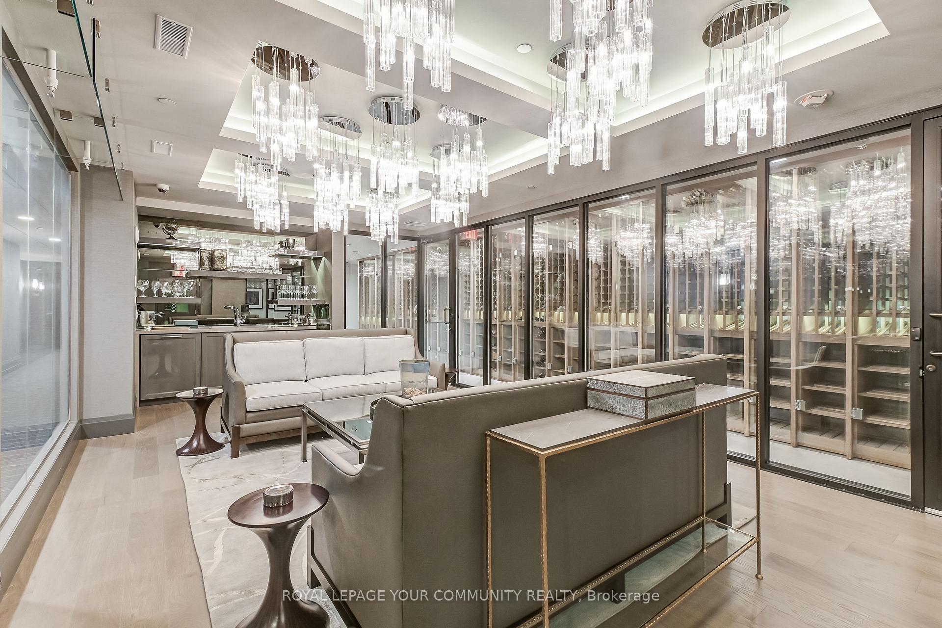 2 Bedrooms Condo at 11 Bronte,  Oakville For sale