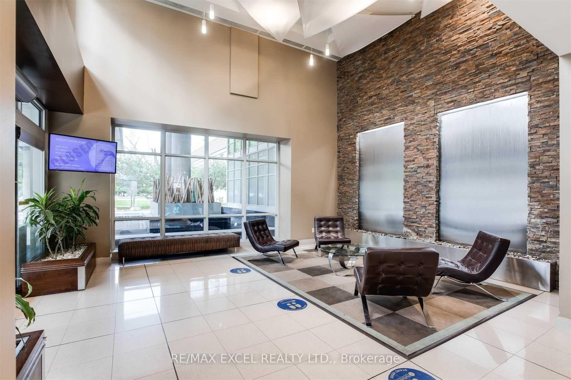 2 Bedrooms Condo at 35 Mariner, Toronto For sale