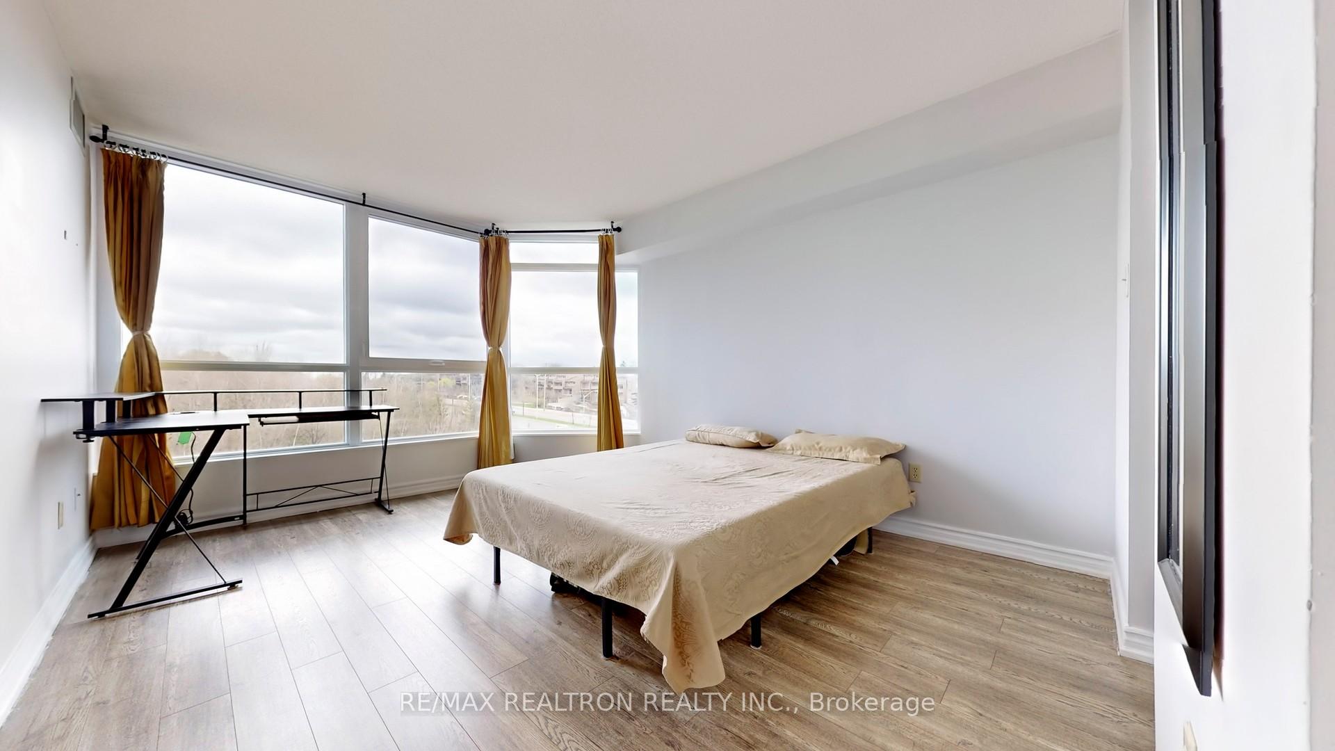 2 Bedrooms Condo at 3233 Eglinton,  Toronto For sale