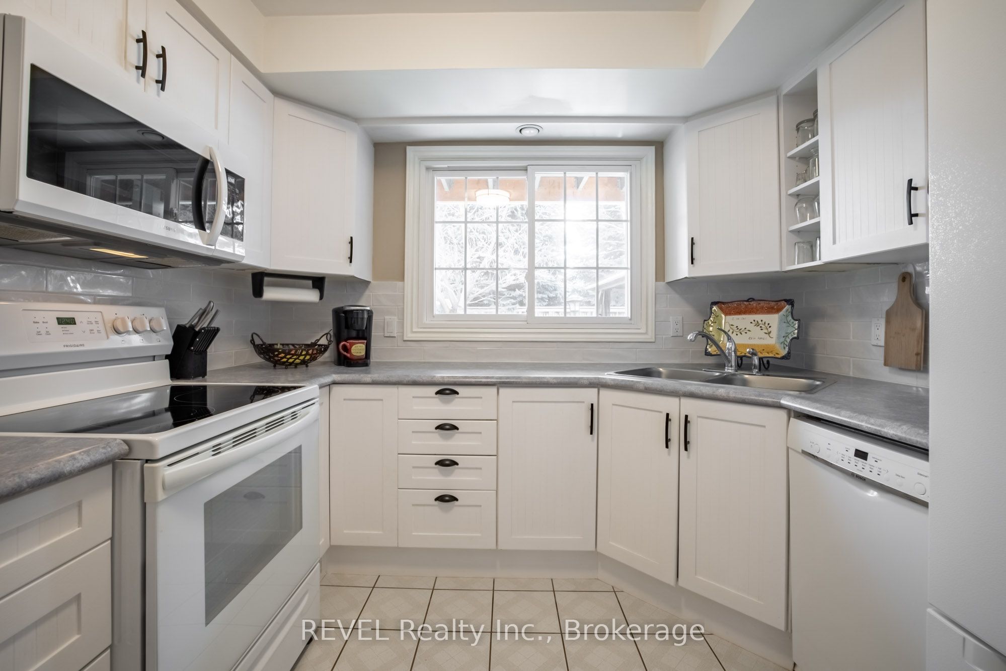 409 Vine Street, #12