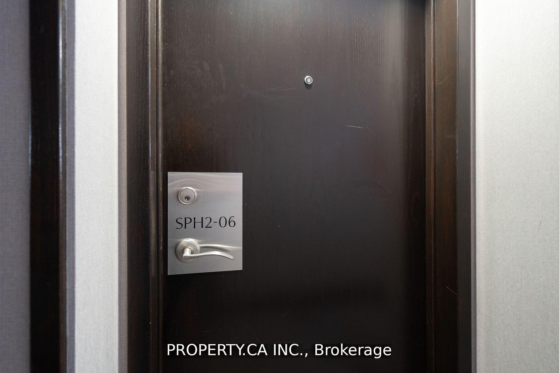 2 Bedrooms Condo at 10 Queens, Toronto For sale