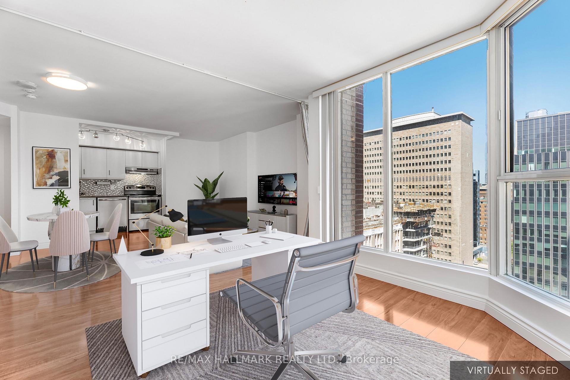 2 Bedrooms Condo at 55 Centre, Toronto For sale