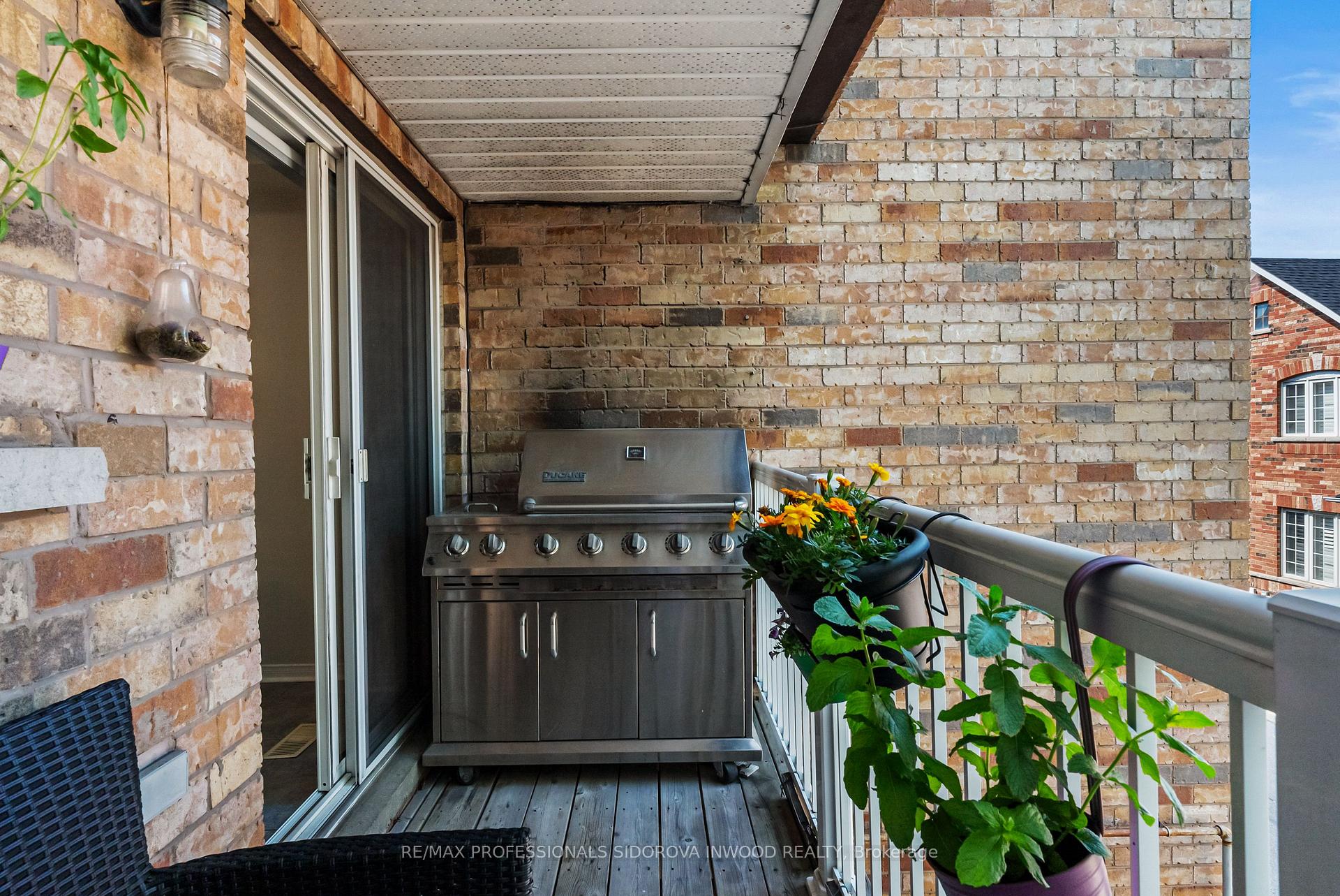 3 Bedrooms Condo at 130 Brickworks, Toronto For sale
