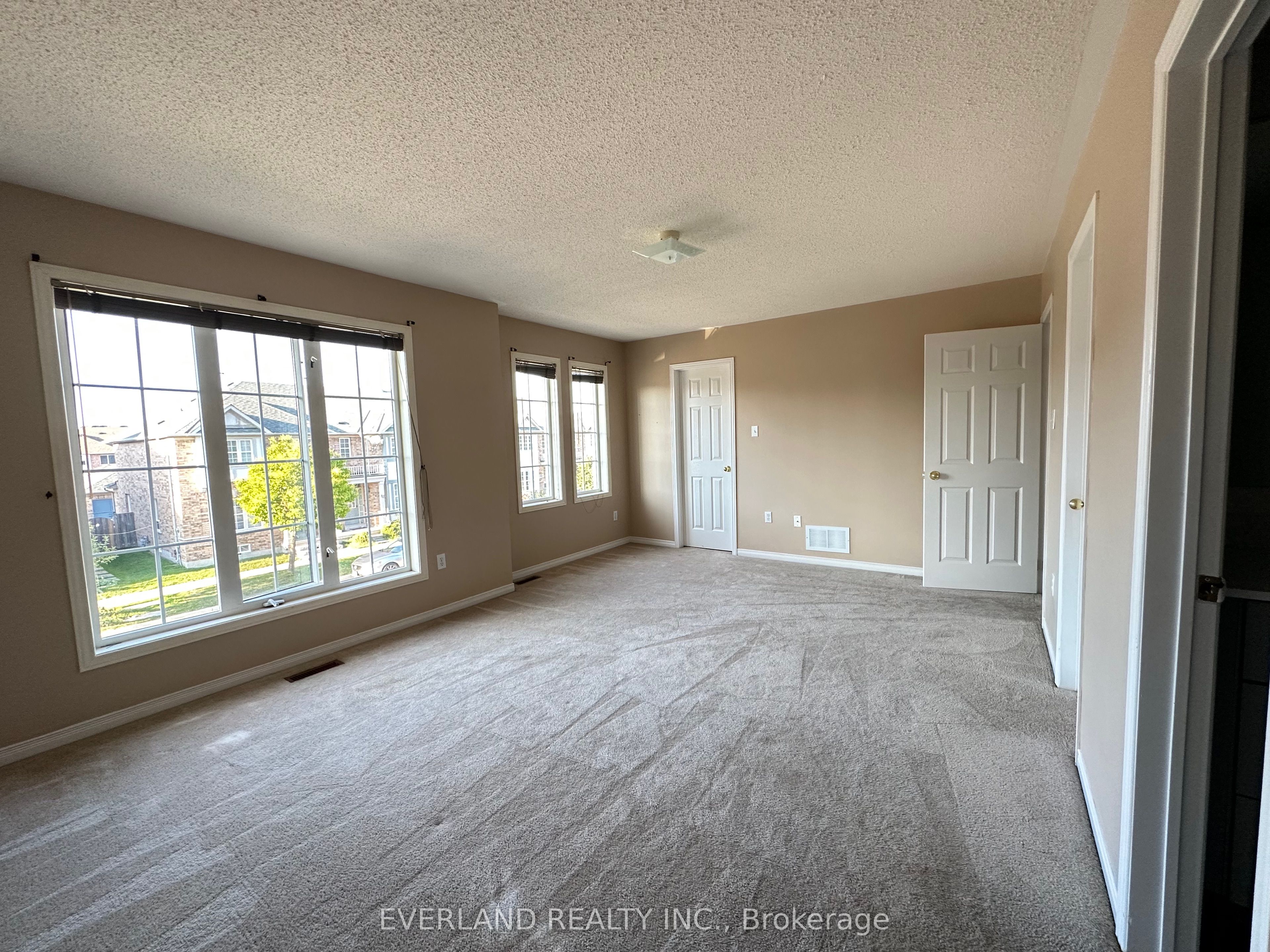 7 Bassett Avenue