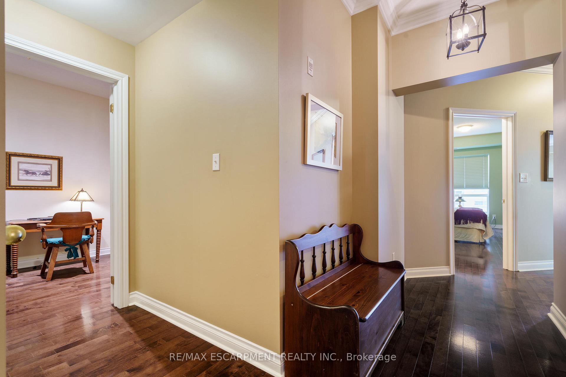 2 Bedrooms Condo at 4000 Creekside, Hamilton For sale