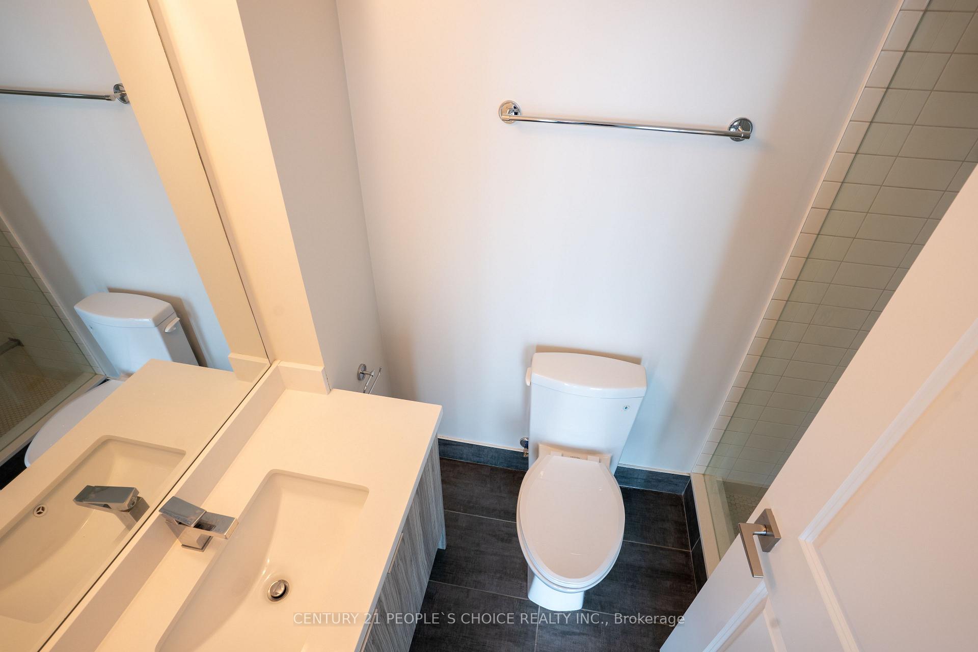 3 Bedrooms Condo at 2908 Highway 7, Vaughan For sale