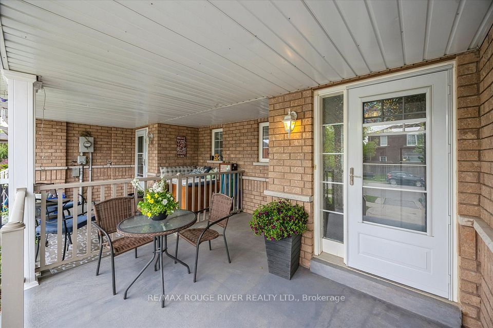 37 Sinden Drive, Whitby, ON L1M 2B8