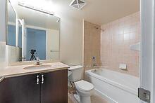 1 Bedroom Condo at 19 Grand Trunk, Toronto For sale