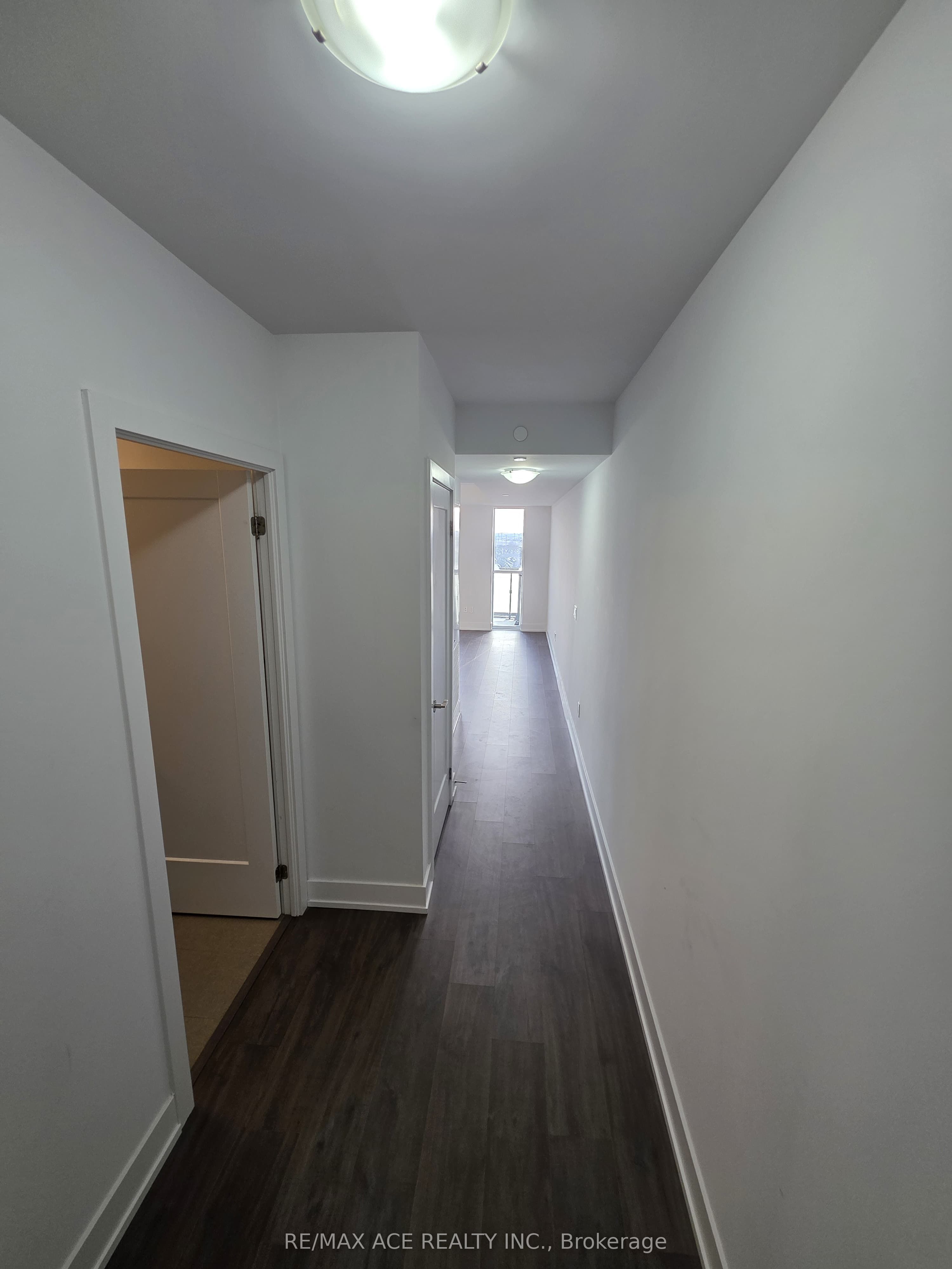 2550 Simcoe Street N, #1402