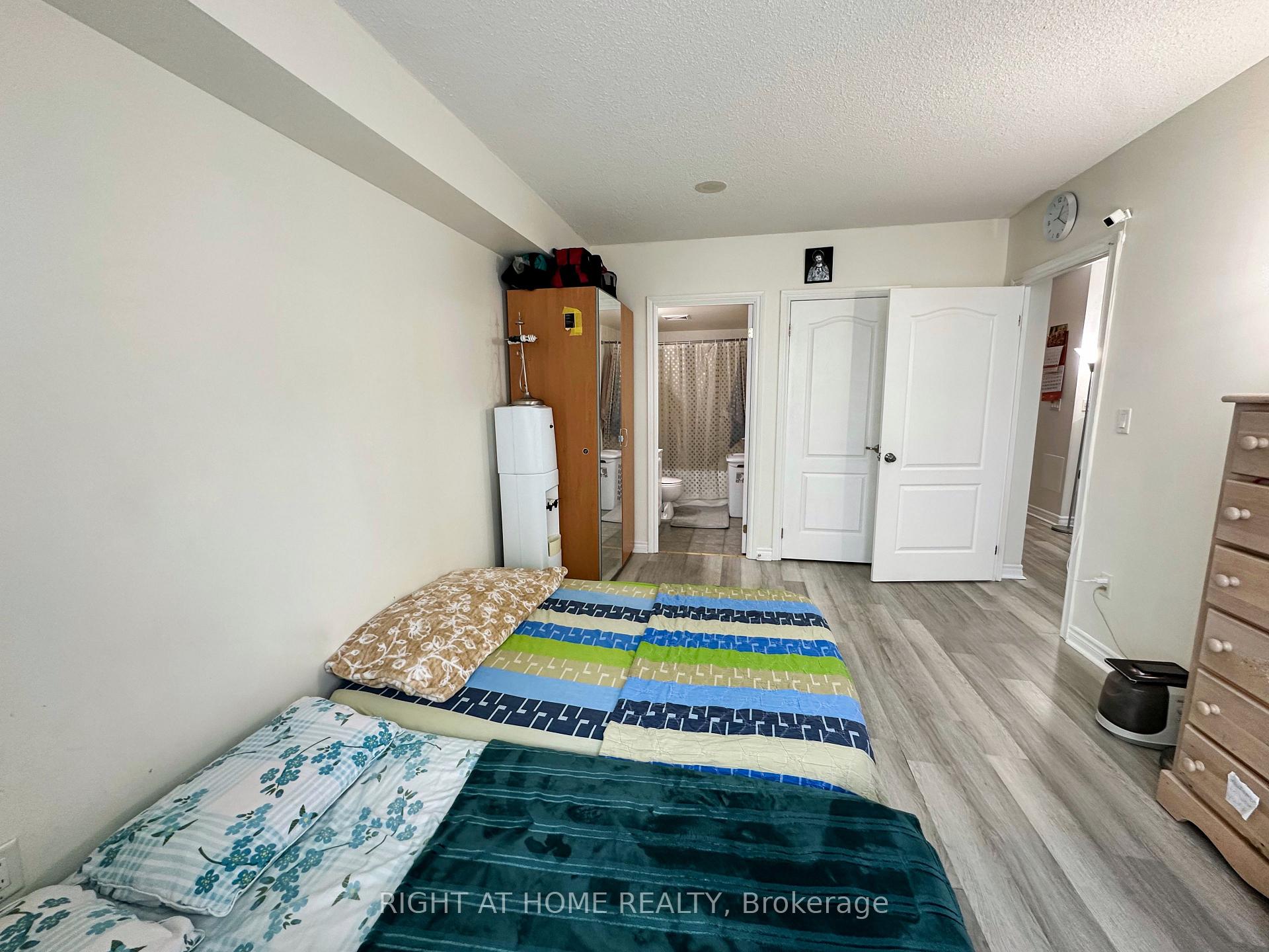 3 Bedrooms Condo at 2088 Lawrence, Toronto For sale