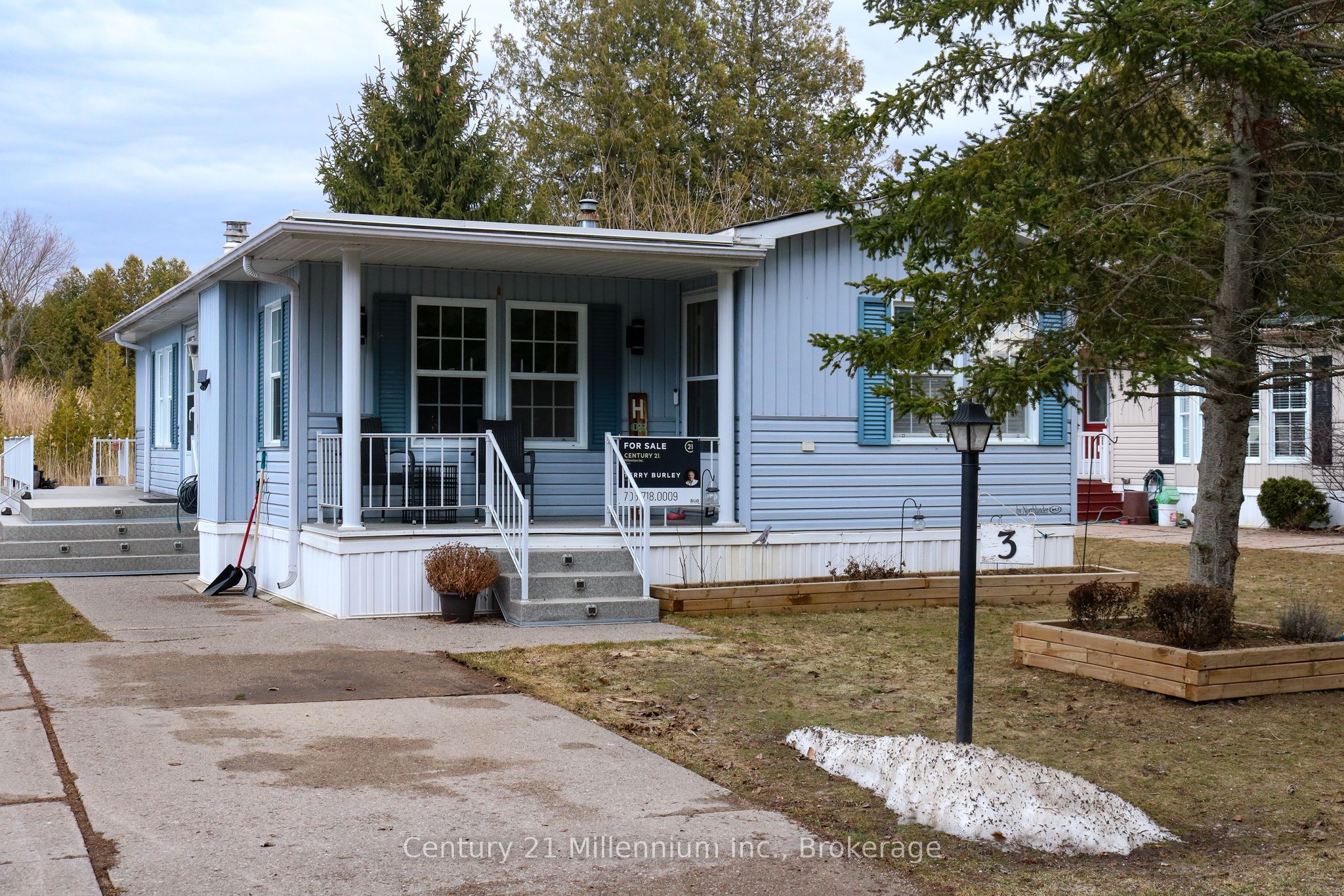 3 St James Place, Wasaga Beach, ON L9Z 3A8