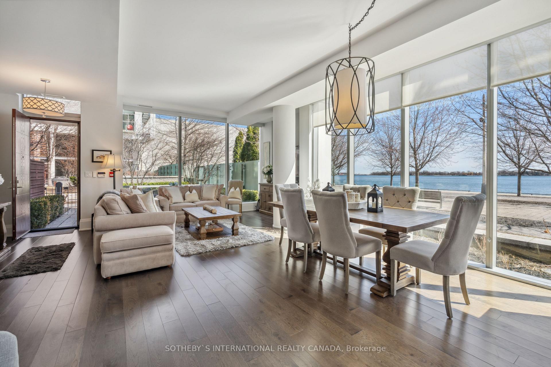 3 Bedrooms Condo at 39 Queens,  Toronto For sale