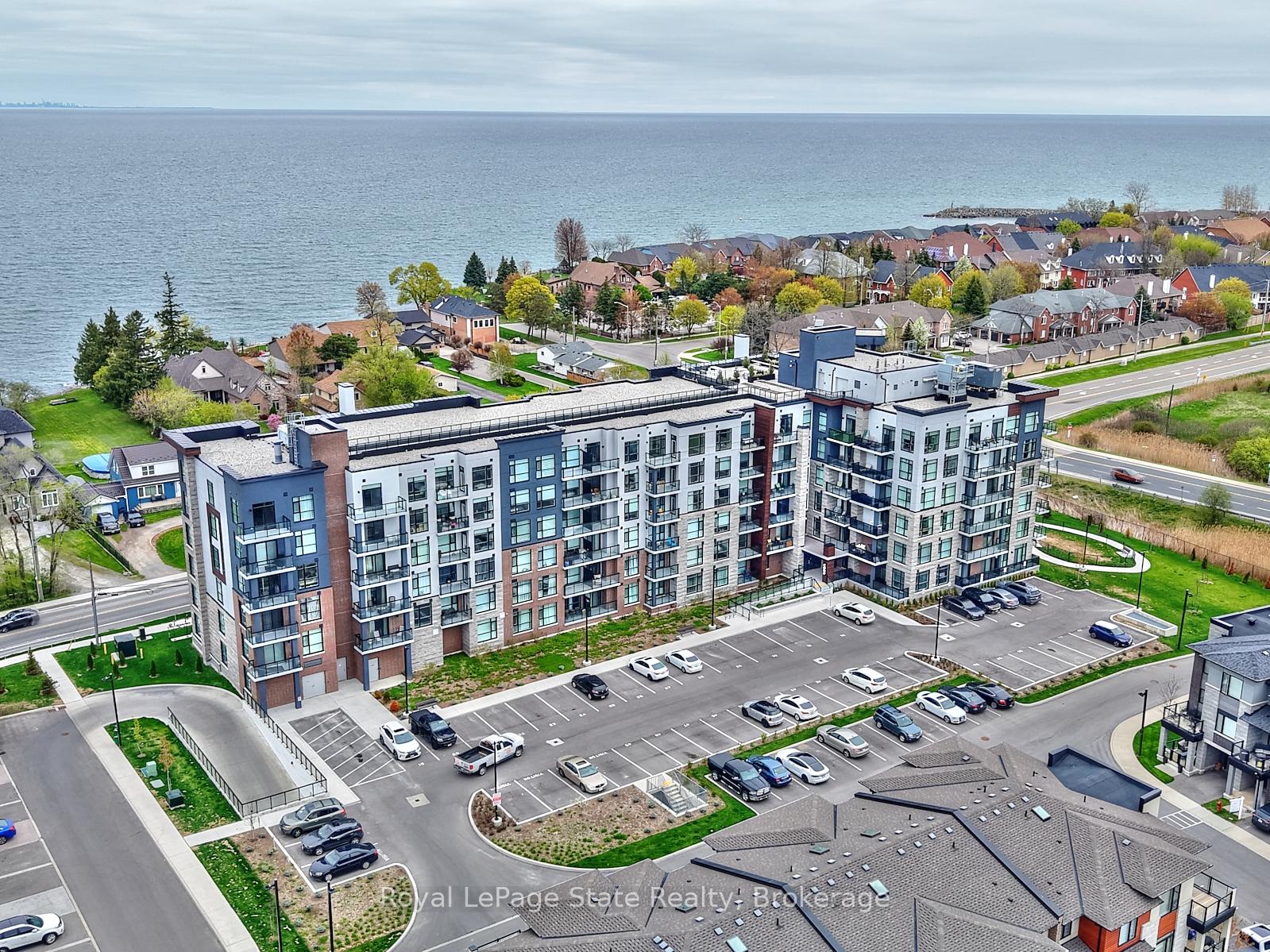 1 Bedroom Condo at 600 North Service, Hamilton For sale