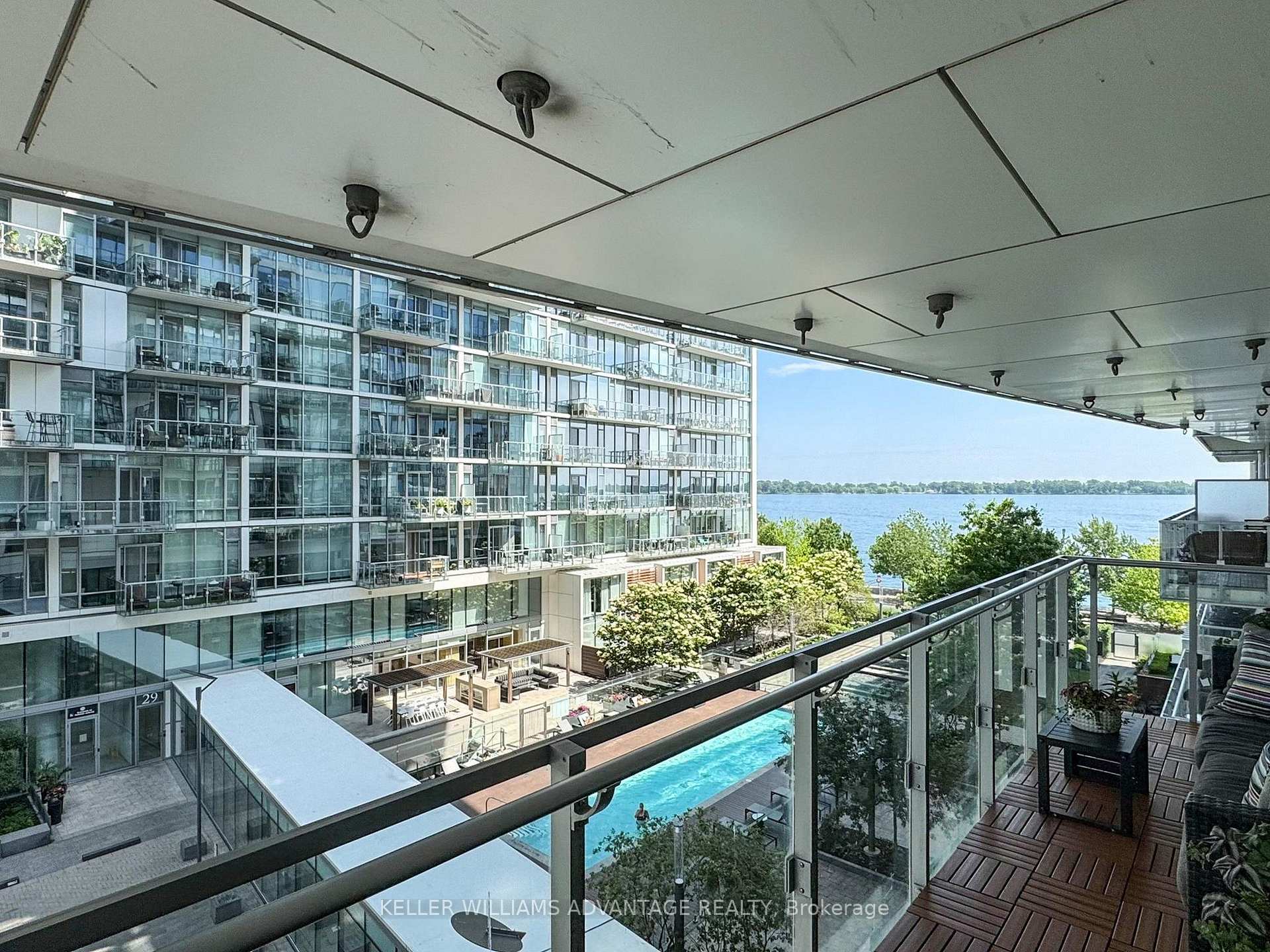 2 Bedrooms Condo at 29 Queens, Toronto For sale
