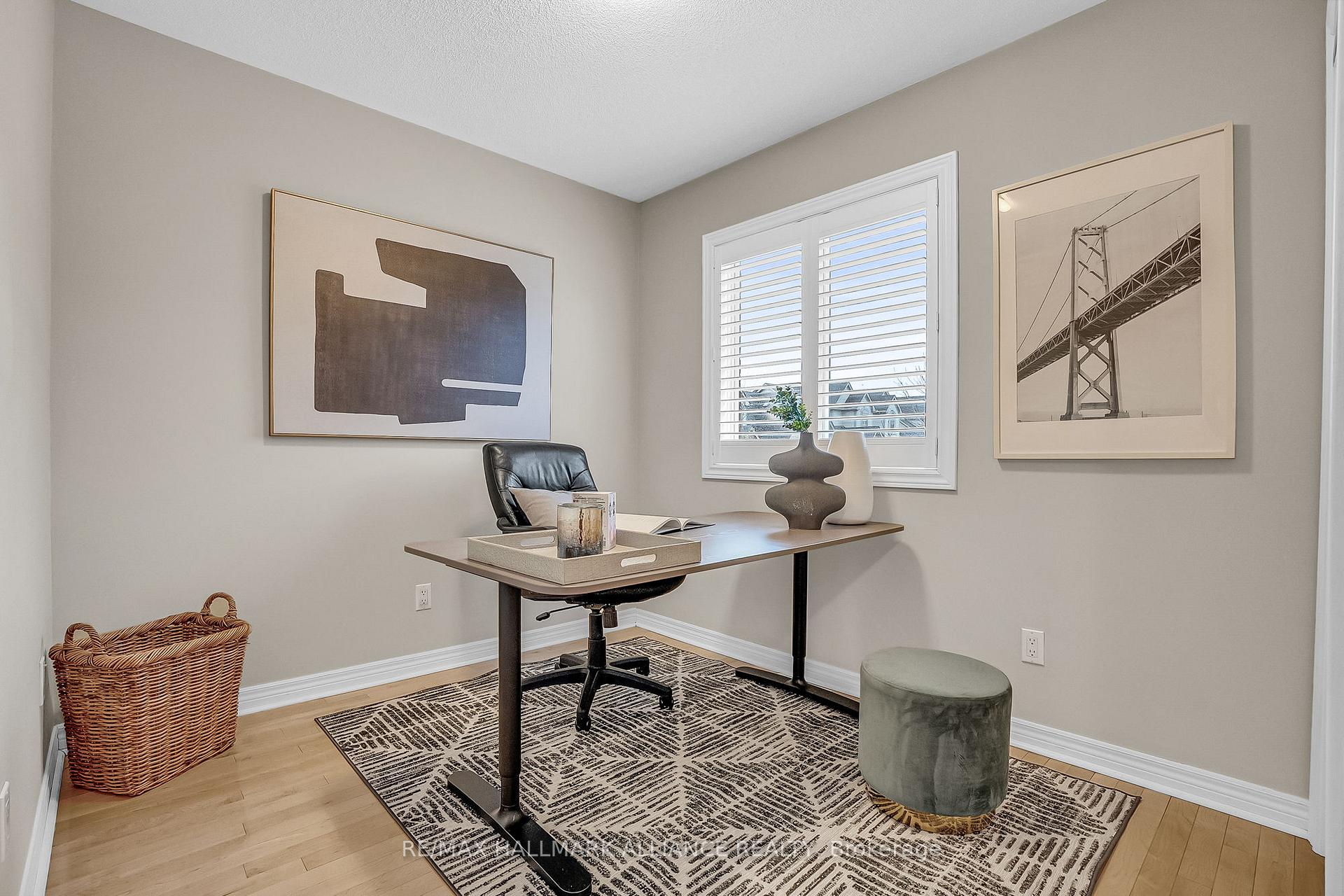 3 Bedrooms Condo at 5031 East Mill,  Mississauga For sale