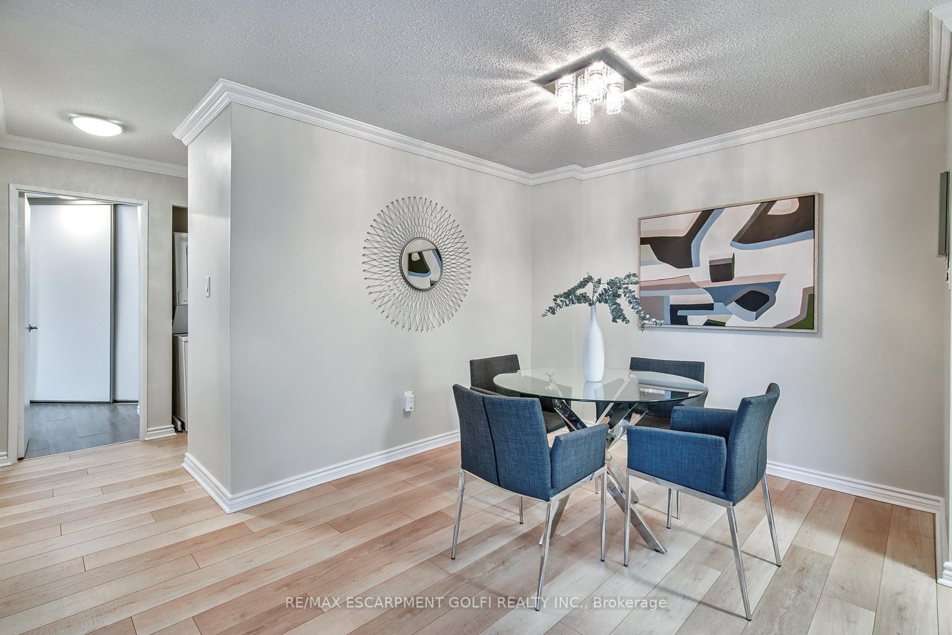 2 Bedrooms Condo at 222 Jackson,  Hamilton For sale