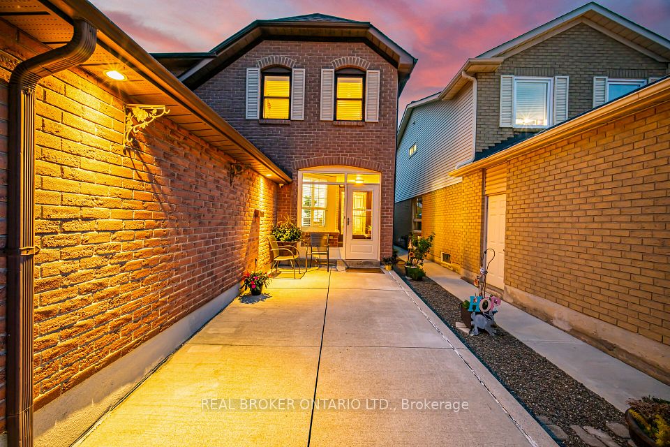 28 Lacewood