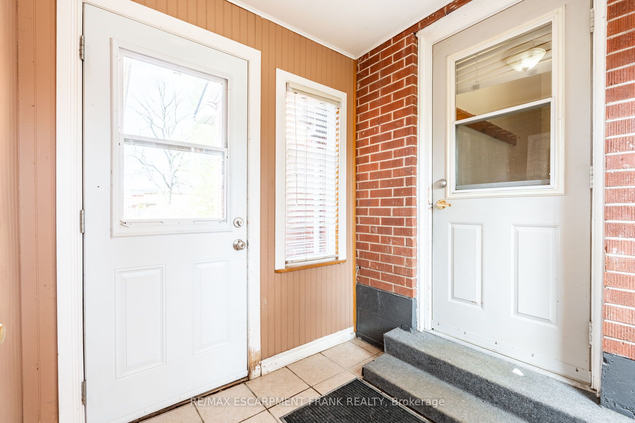 699 RYMAL Road W, Hamilton Gurnett