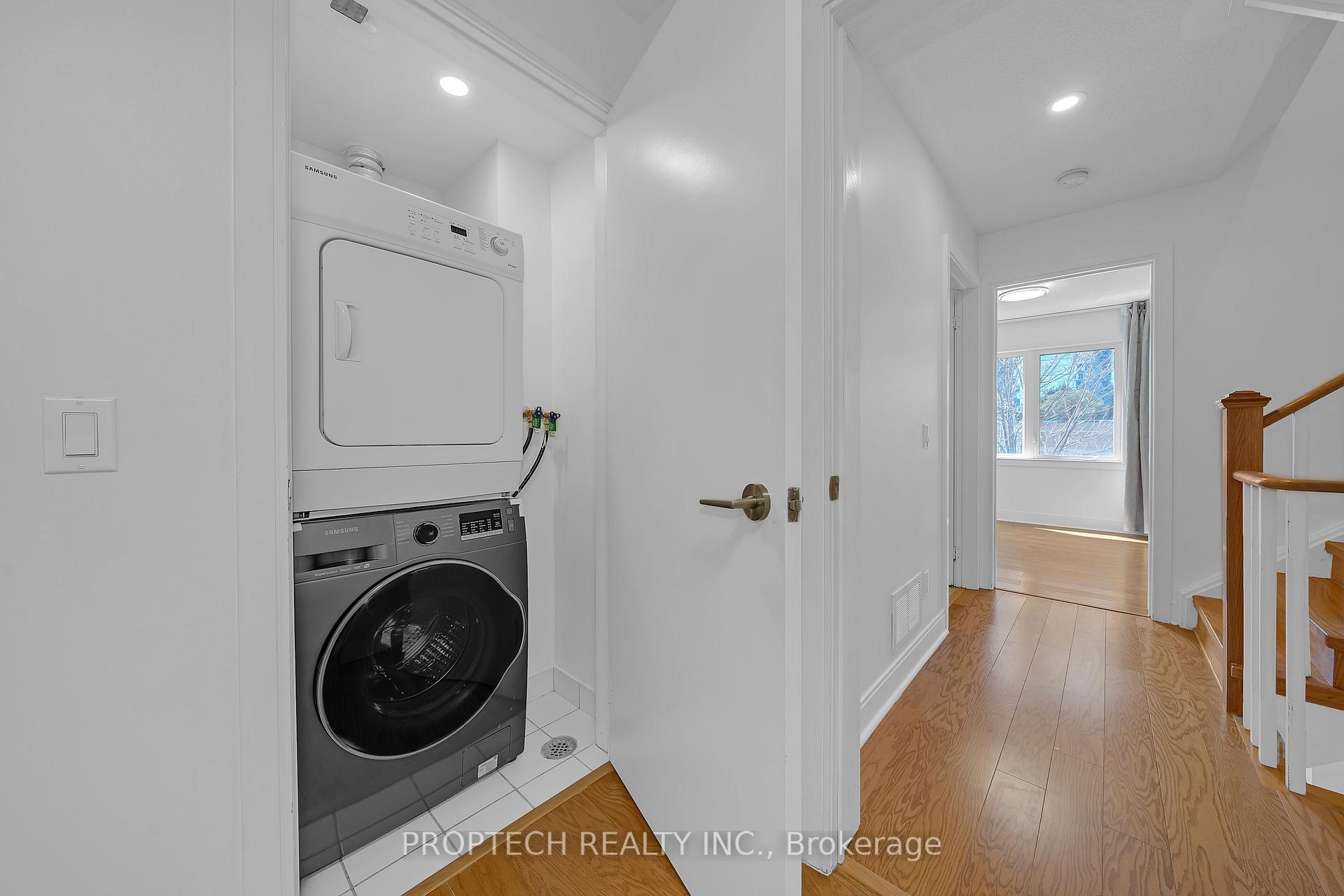 4 Bedrooms Condo at 295 Village Green,  Toronto For sale