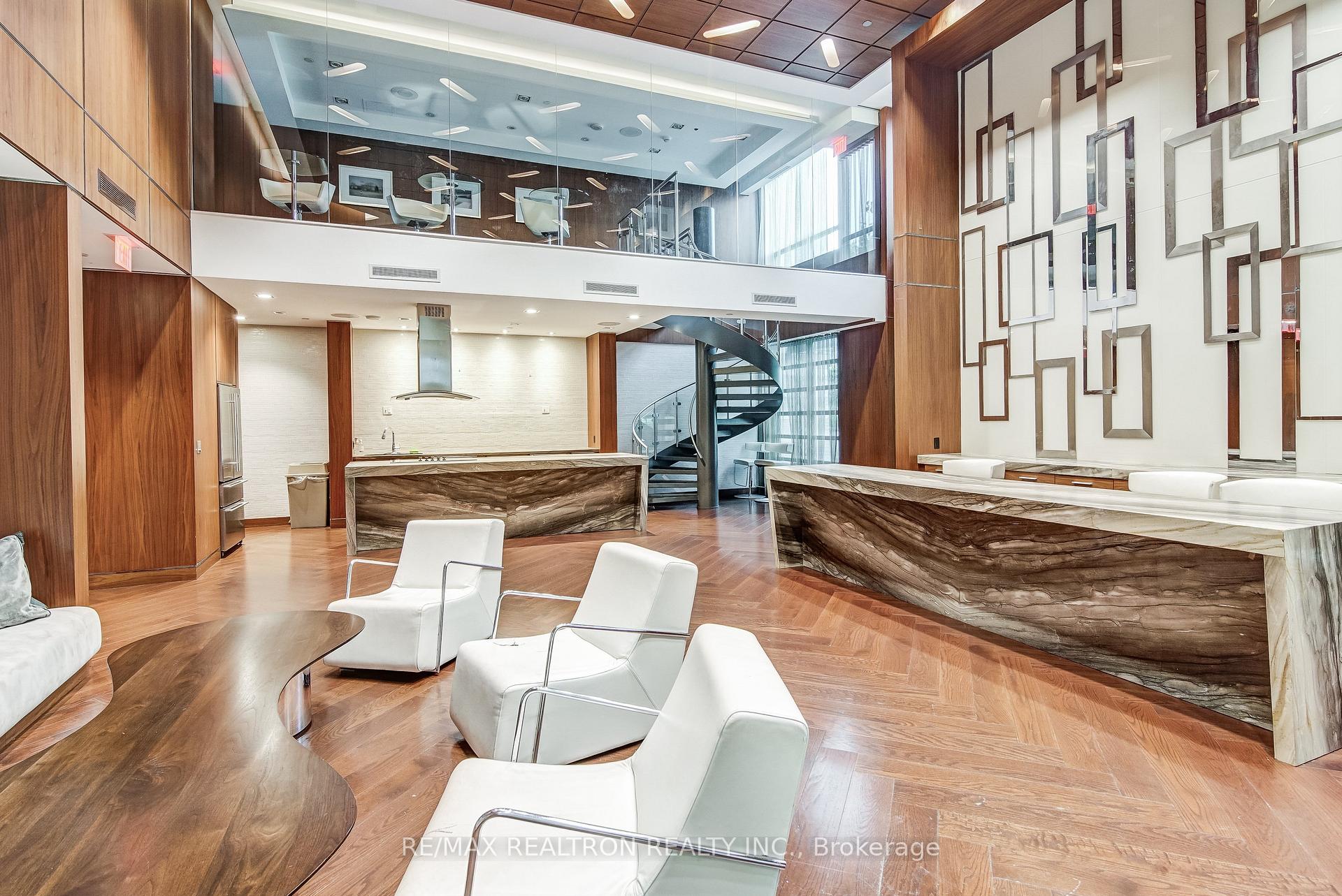 2 Bedrooms Condo at 215 Sherway Gardens, Toronto For sale