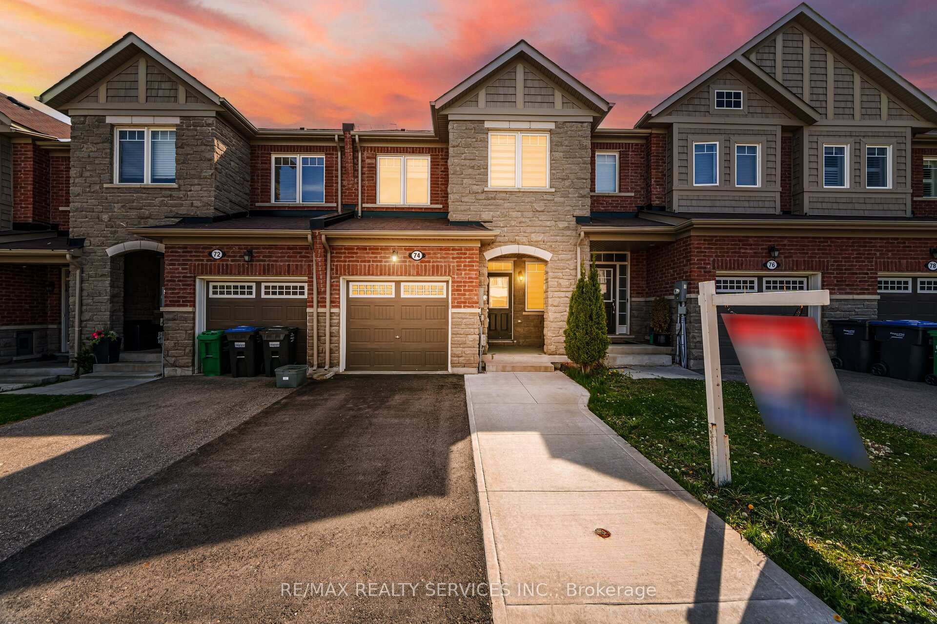 74 Phyllis Drive, Caledon, ON L7C 4E2