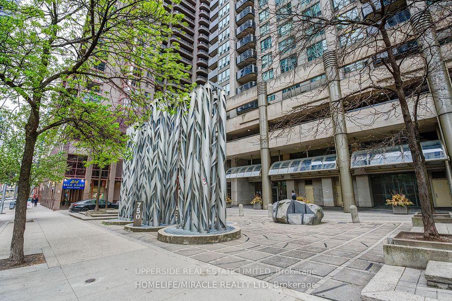 1 Bedroom Condo at 750 Bay, Toronto For sale