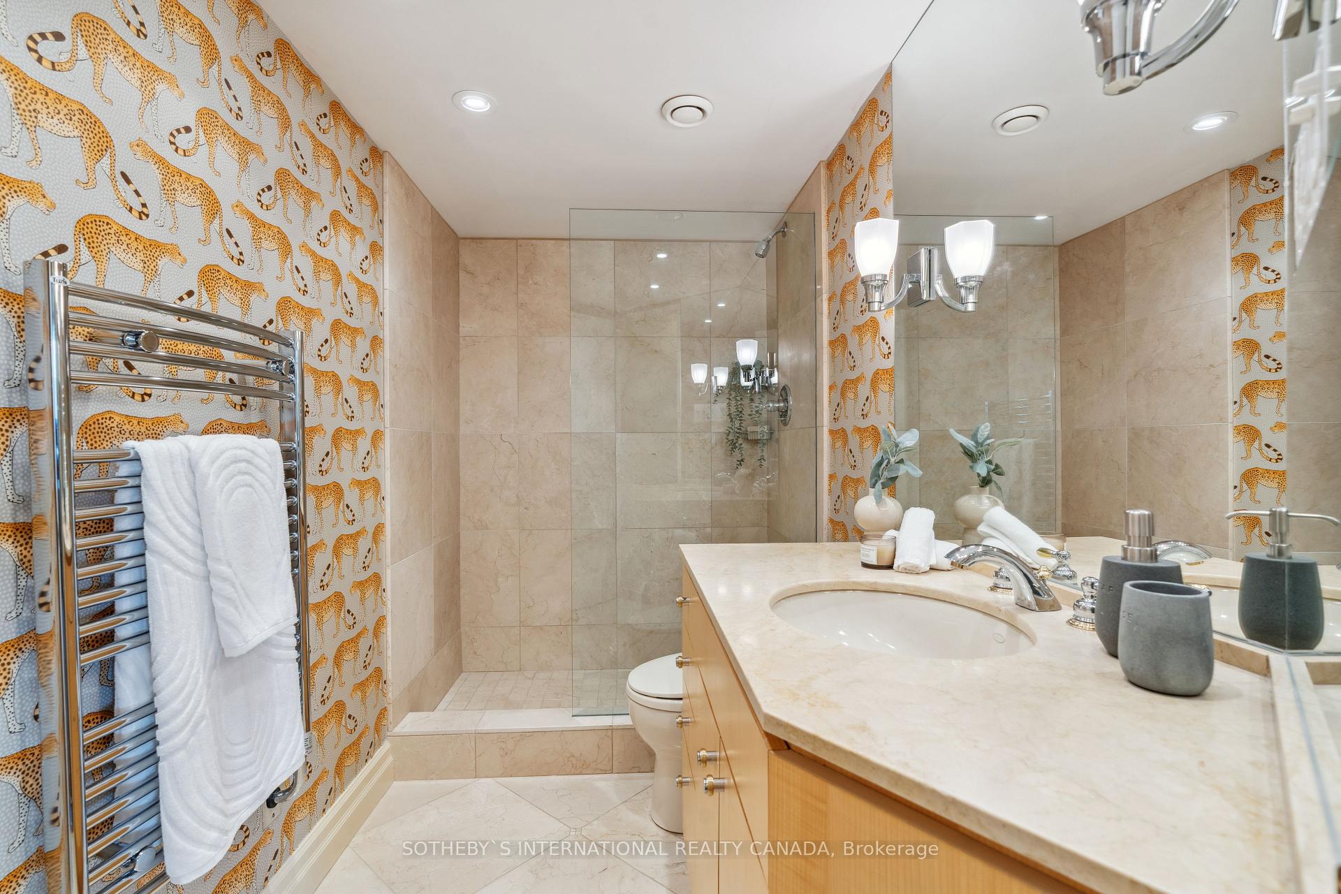 3 Bedrooms Condo at 278 Bloor,  Toronto For sale