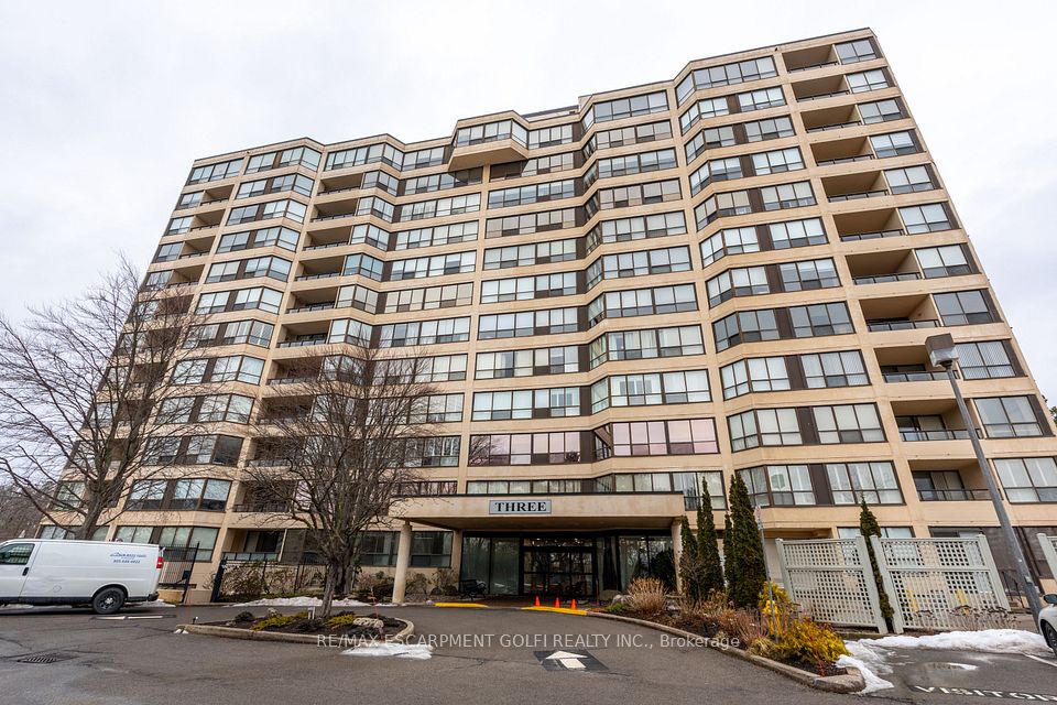 #605 - 3 Towering Heights Boulevard, St. Catharines, ON L2T 4A4