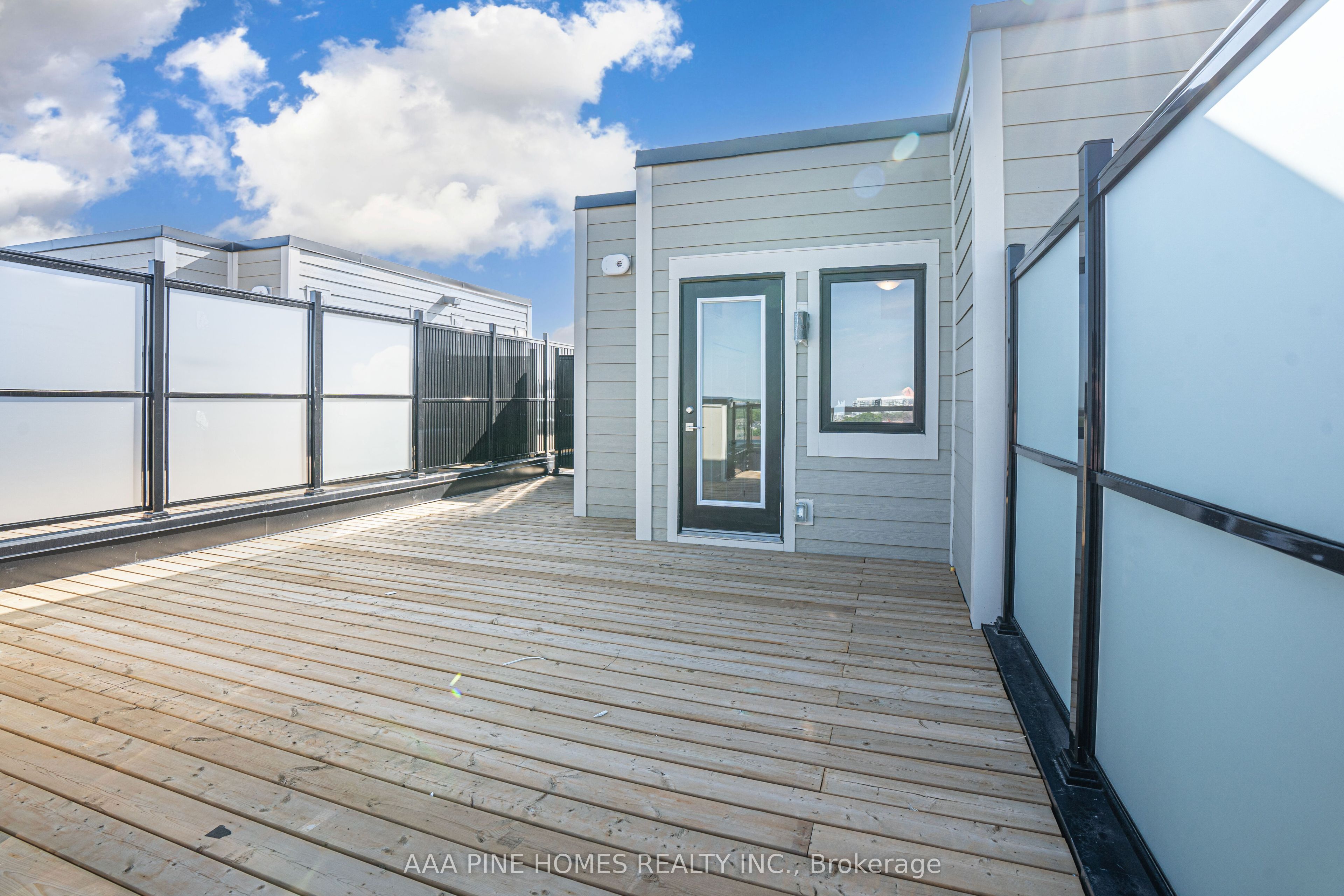 20 Lytham Green Circle, ##4