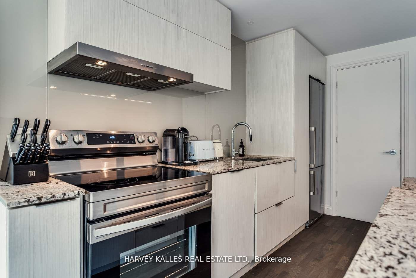 4 Bedrooms Condo at 101 Charles, Toronto For sale