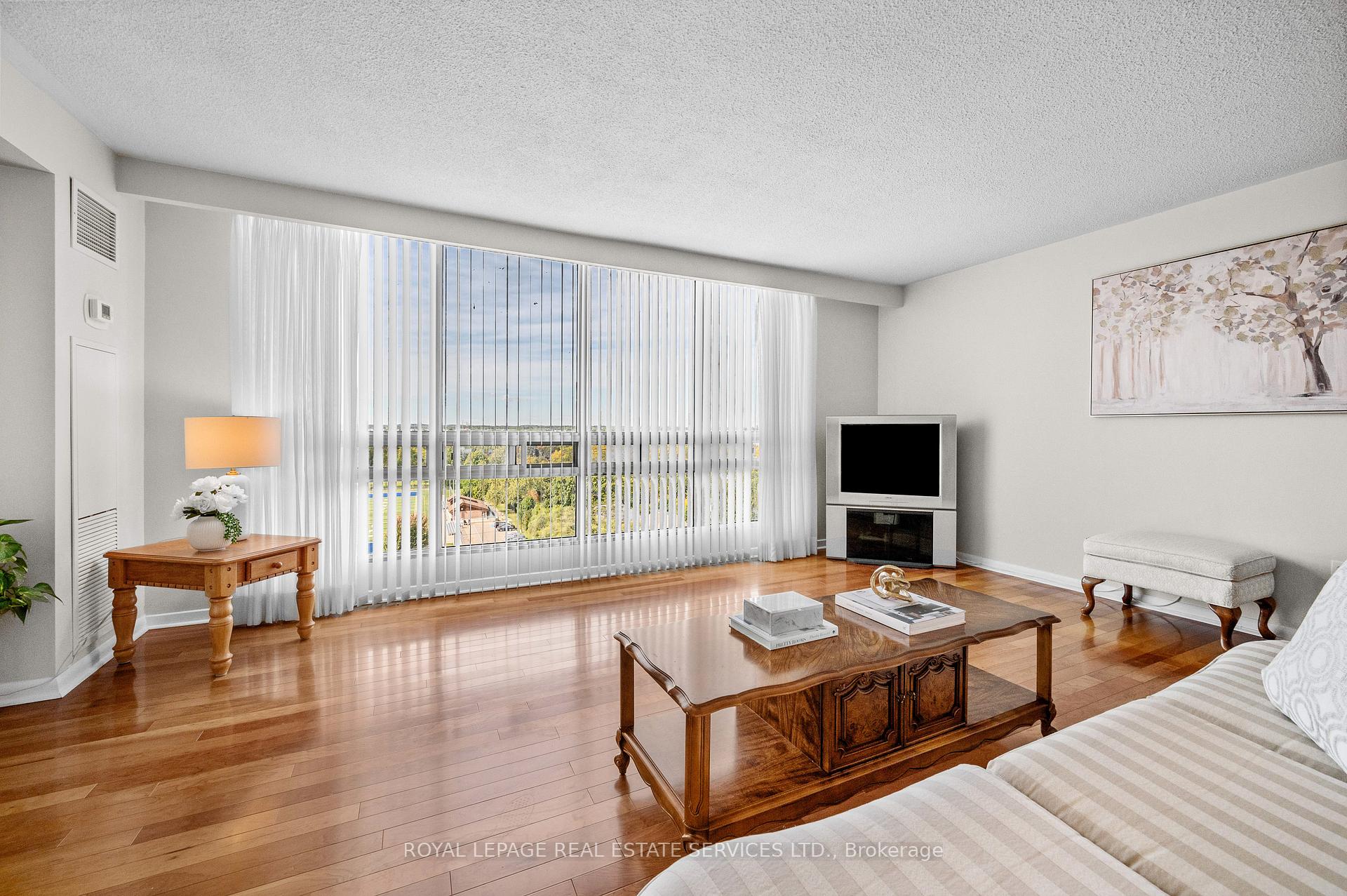 2 Bedrooms Condo at 2185 Marine,  Oakville For sale